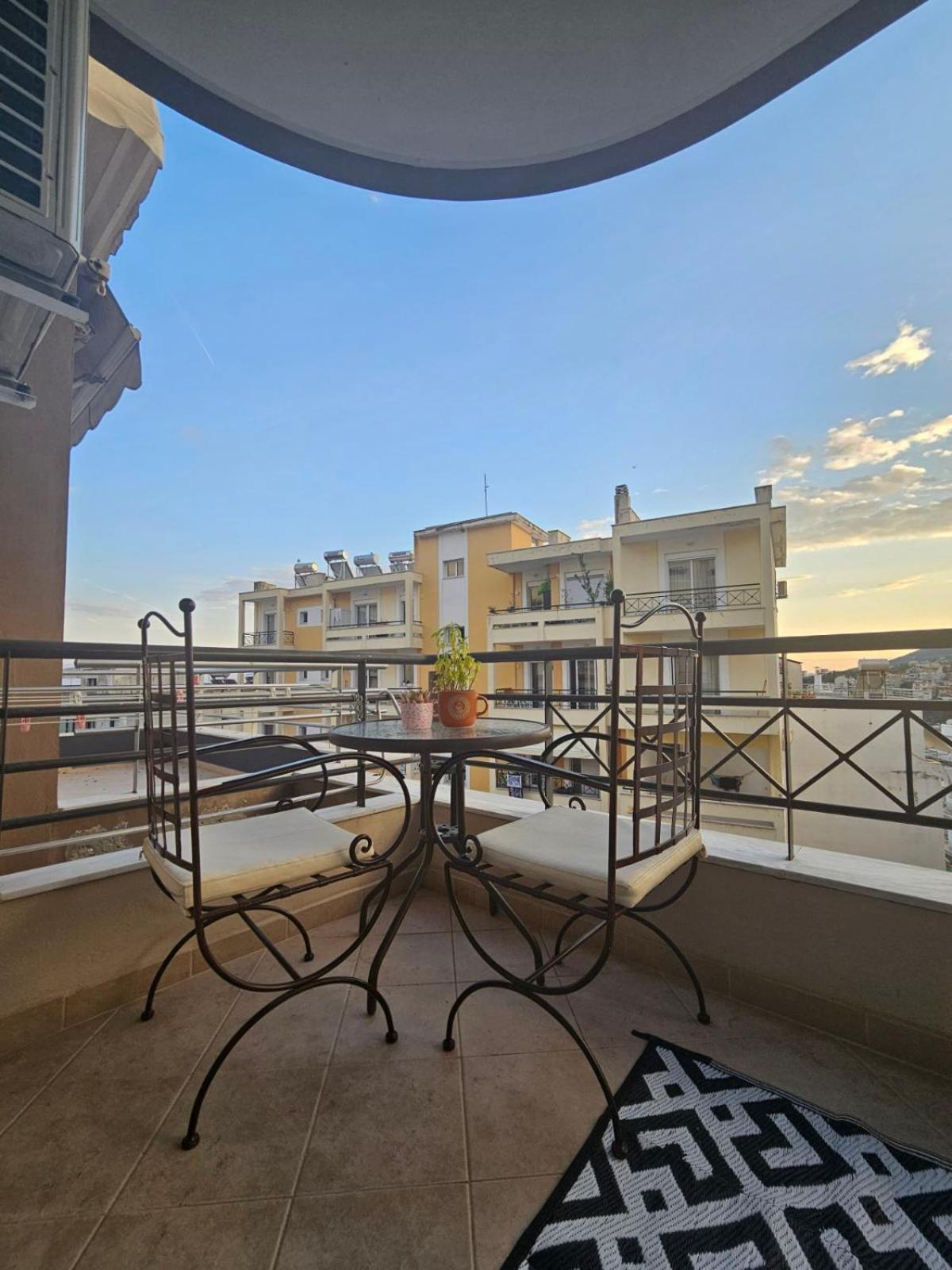 La Vie Est Belle Apartment Kavala Bagian luar foto