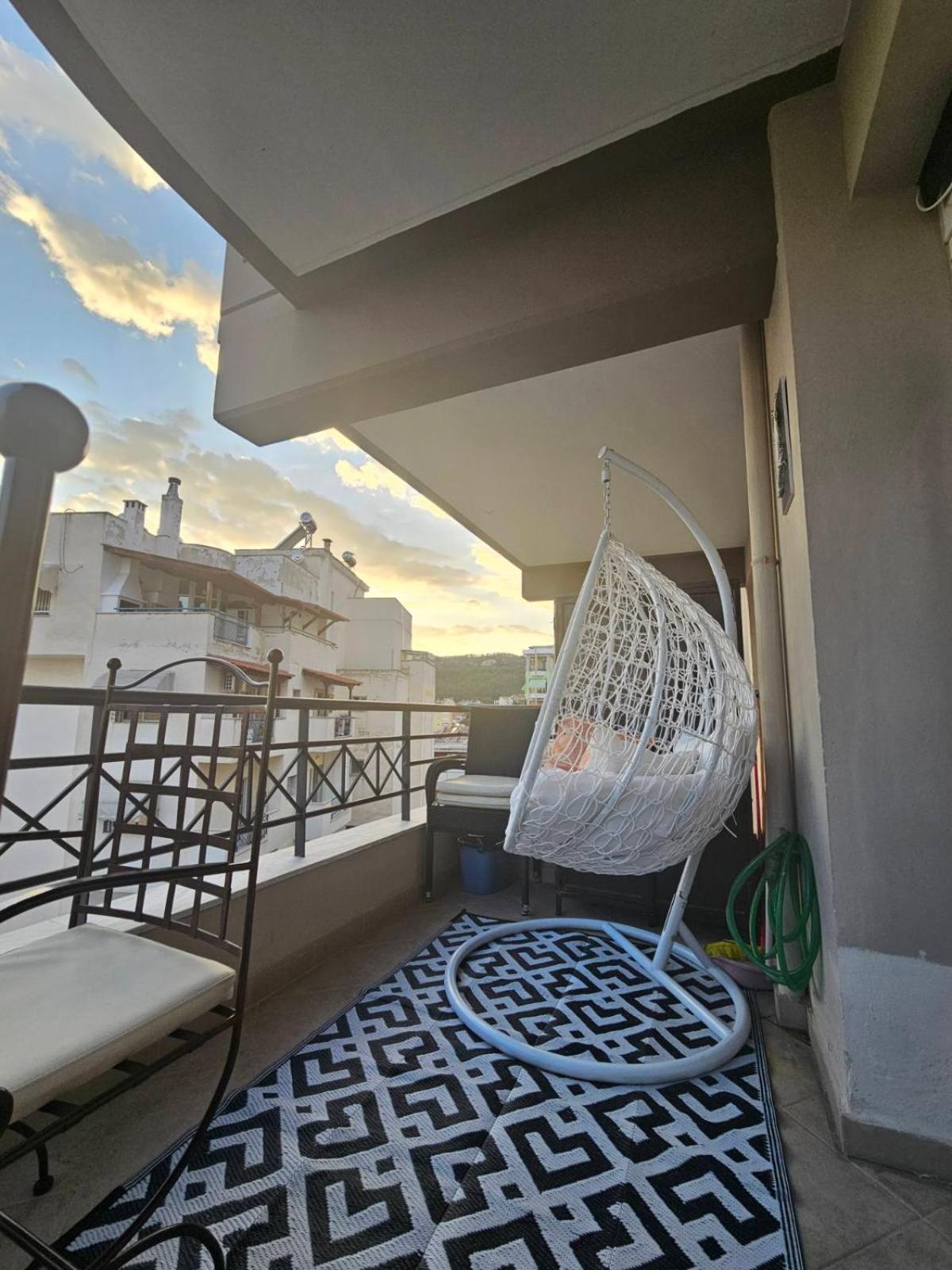 La Vie Est Belle Apartment Kavala Bagian luar foto